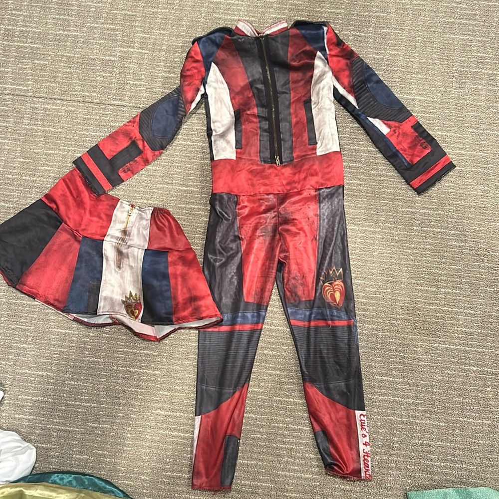 Descendants 2 Evie costume